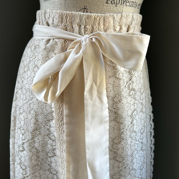 Vintage Carefree Fashions cream full lace maxi skirt GVC size L - Picture 4 of 9